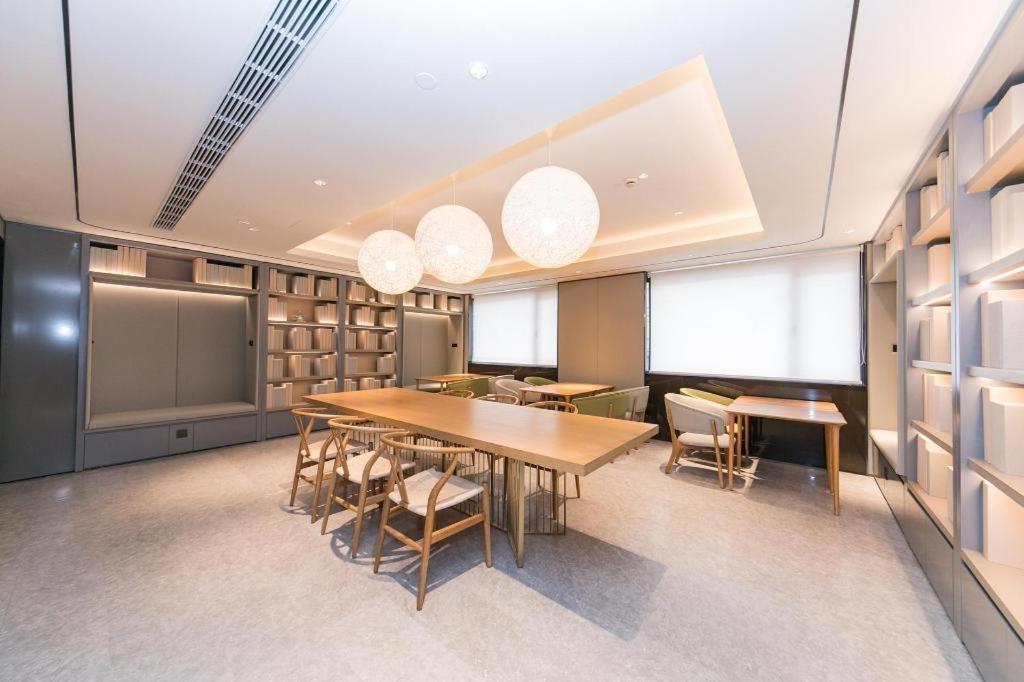 Ji Hotel Shanghai Xujiahui Exterior photo