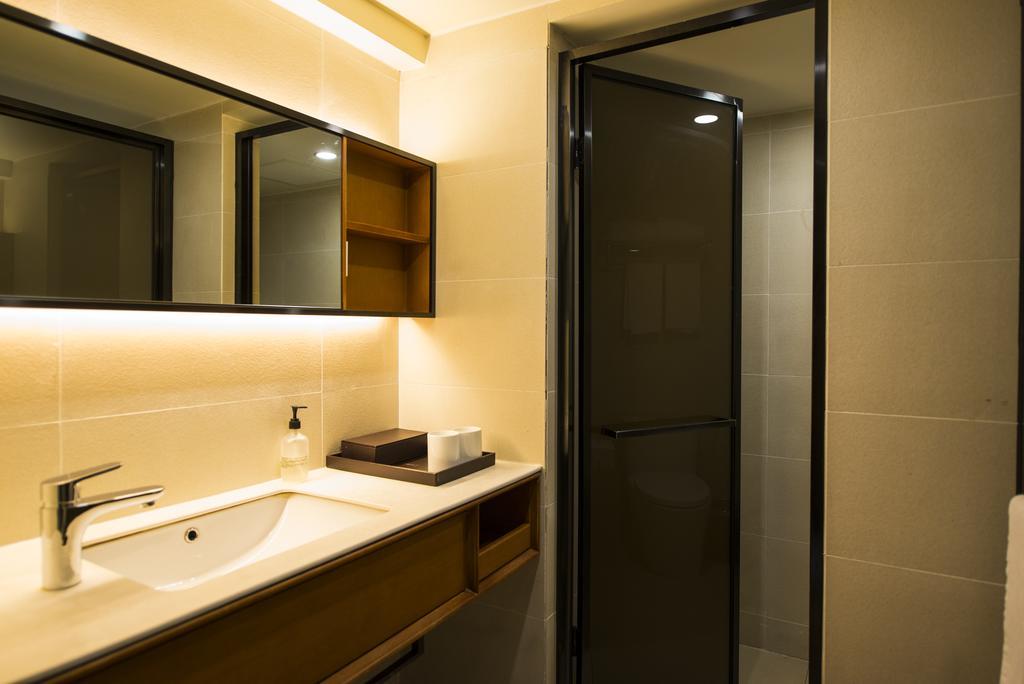 Ji Hotel Shanghai Xujiahui Exterior photo