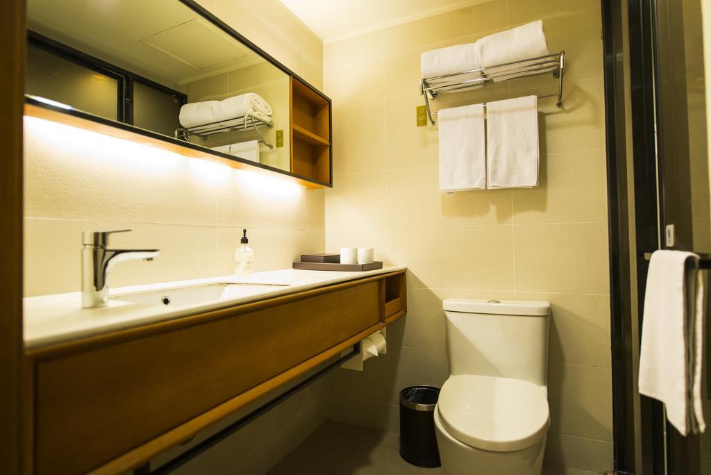 Ji Hotel Shanghai Xujiahui Room photo
