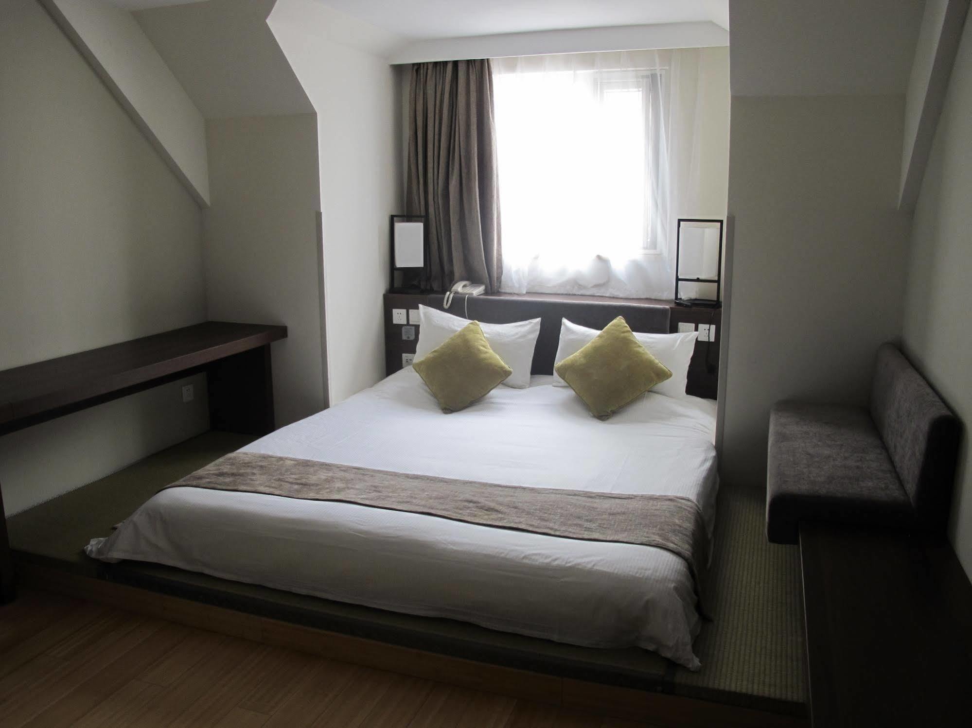 Ji Hotel Shanghai Xujiahui Exterior photo